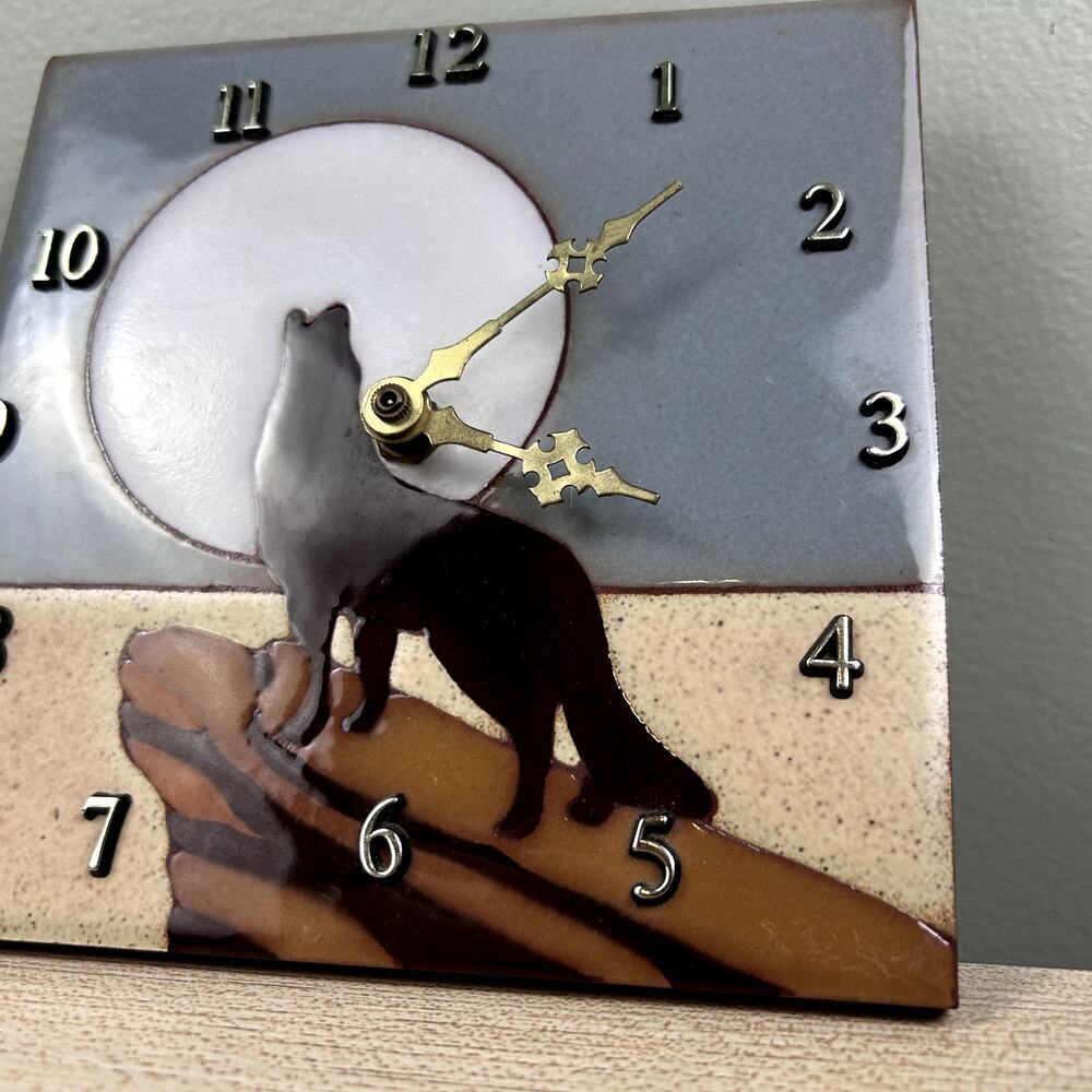 Vintage Howling Coyote Wolf Wall Clock Ceramic Porcelain Tile Art NEEDS REPAIRS - Picture 5 of 9